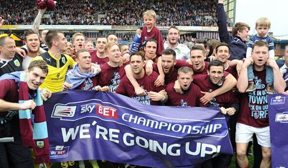 世体：梅西亲签的新秀球星卡被拍卖行估值35000欧元