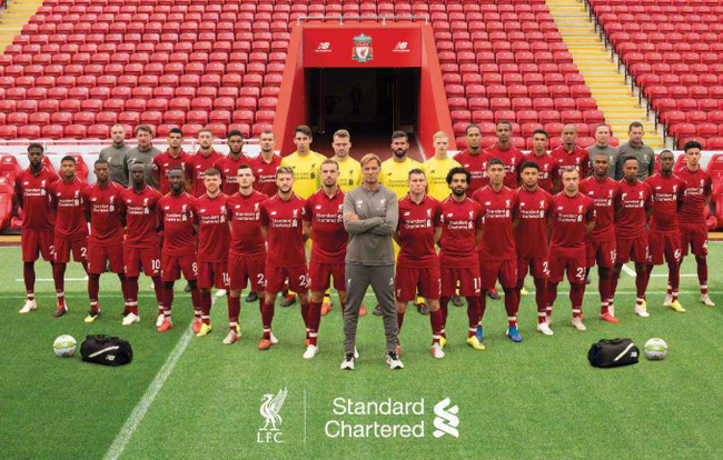 差点装大了！赞比亚锋霸绝平马里后空翻庆祝，颈部着地吓出冷汗（惊险一幕！赞比亚前锋绝平马里后空翻失误，颈部着地险些受伤）