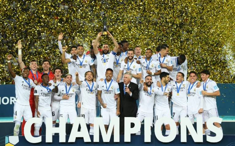 斯洛特：我不担心帅位且得到高层很多支持；失误是团队的问题