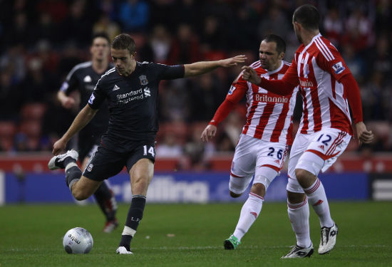 每体列足坛十大奇葩条款：博格坎普拒坐飞机；内马尔微笑条款