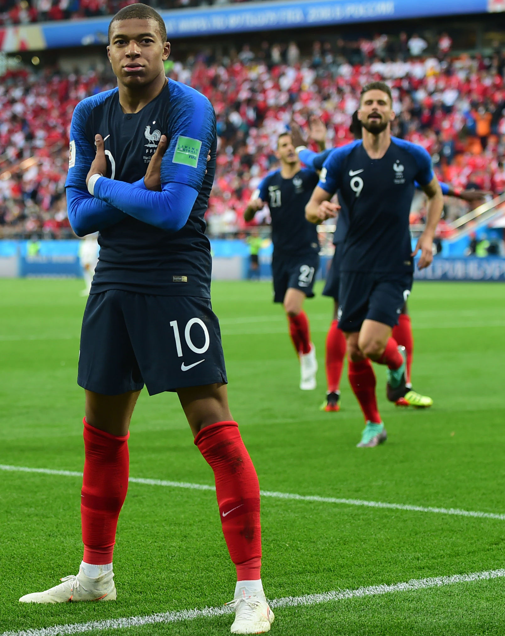 斯帅：为什么换下伊尔迪兹？我换上的是转会费5000万的奥蓬达