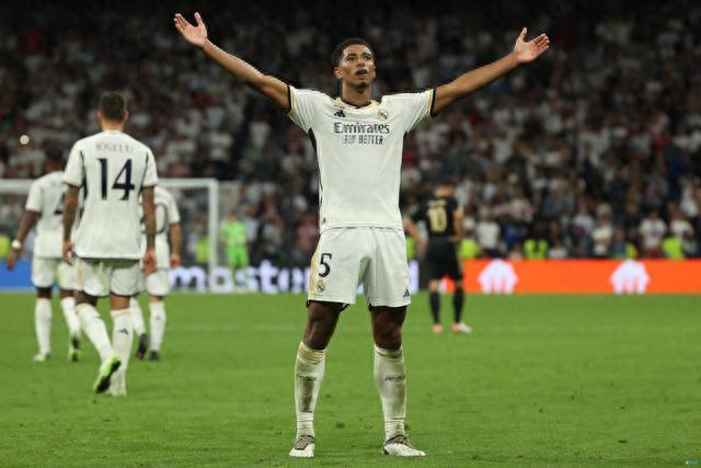 ESPN：曼联通过转会市场获得大笔资金，无需卖人就能签新中锋