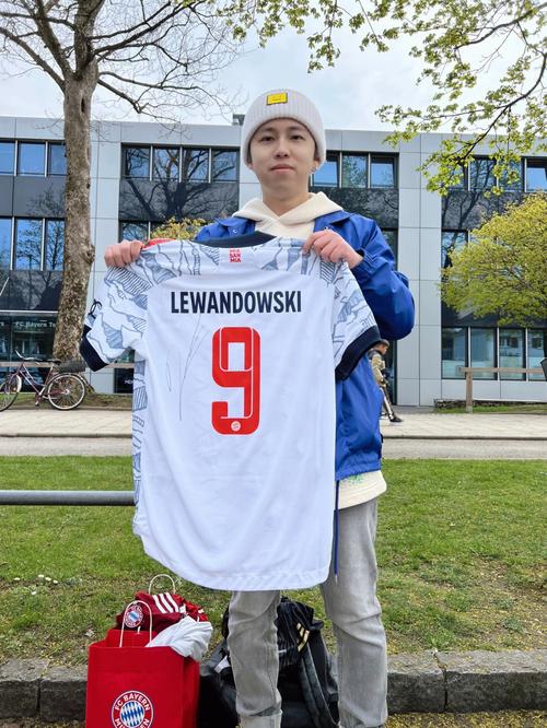 20岁264天！奥莱利是24年来破皇马球门最年轻英超球员（20岁264天，奥莱利创纪录：24年来攻破皇马球门最年轻的英超球员）