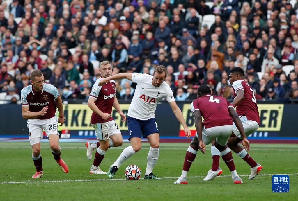 足球国足助教透露球队新目标：冲击小组第一